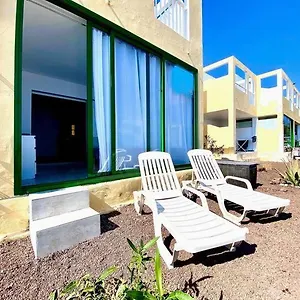 https://appartamento-vista-mare-accogliente-con-piscina.in-canary-islands.com